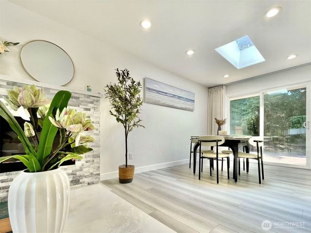 1261 150th Avenue SE, Bellevue, WA 98007