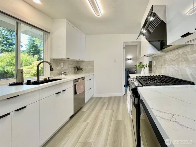 1261 150th Avenue SE, Bellevue, WA 98007