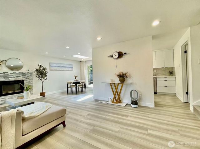 1261 150th Avenue SE, Bellevue, WA 98007