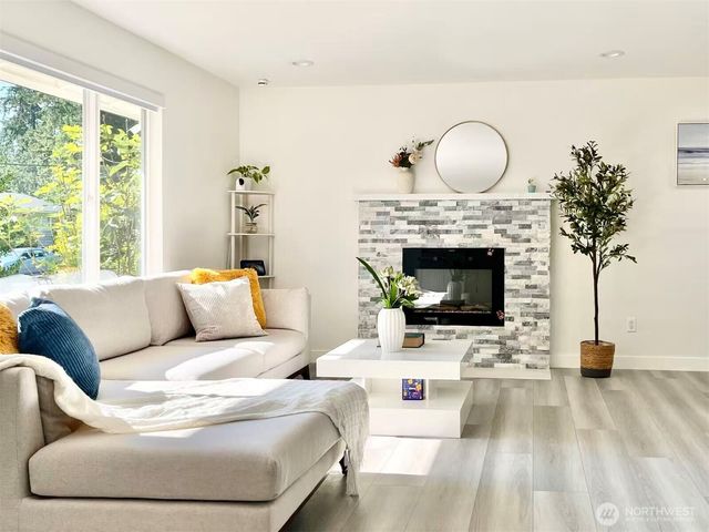 1261 150th Avenue SE, Bellevue, WA 98007