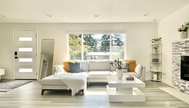 1261 150th Avenue SE, Bellevue, WA 98007