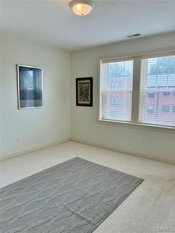 6253 Southwood Avenue 3E, St Louis, MO 63105