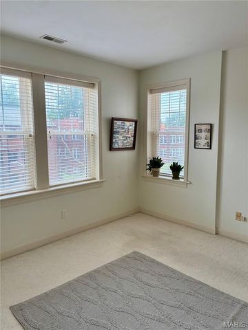 6253 Southwood Avenue 3E, St Louis, MO 63105