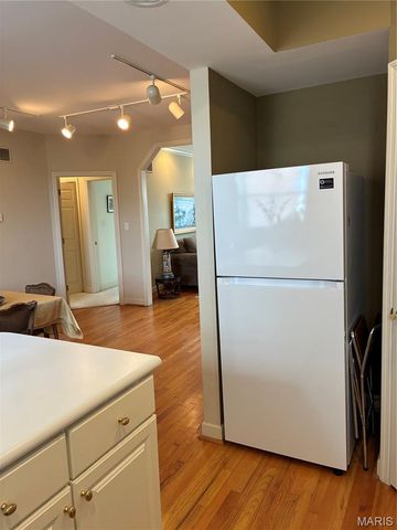 6253 Southwood Avenue 3E, St Louis, MO 63105