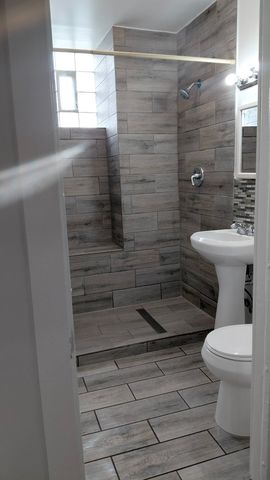 2543 S Saint Louis Avenue 1F, Chicago, IL 60623