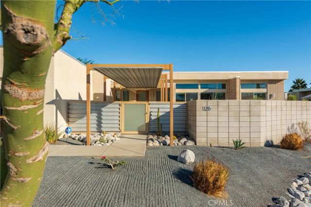 1126 Lucent Court, Palm Springs, CA 92262