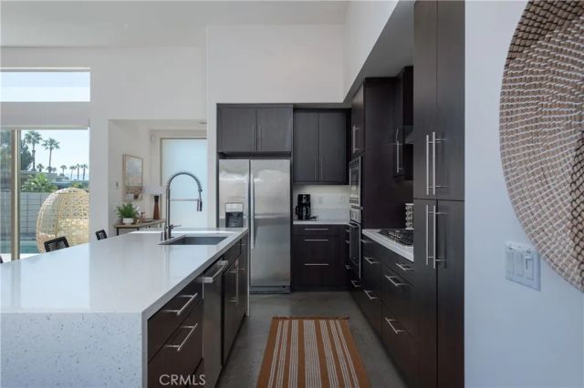 1126 Lucent Court, Palm Springs, CA 92262
