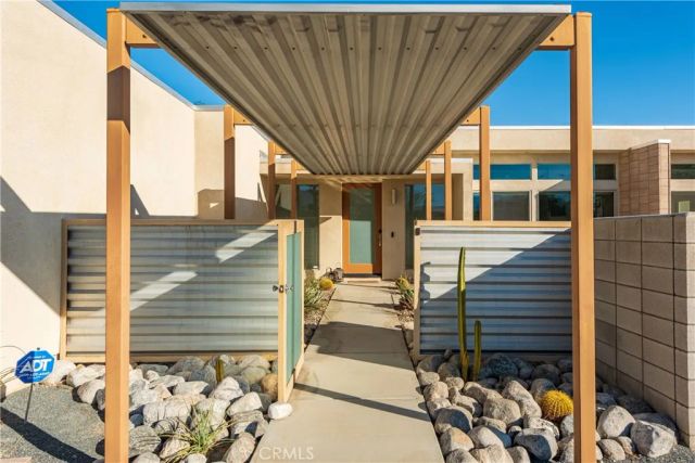 1126 Lucent Court, Palm Springs, CA 92262