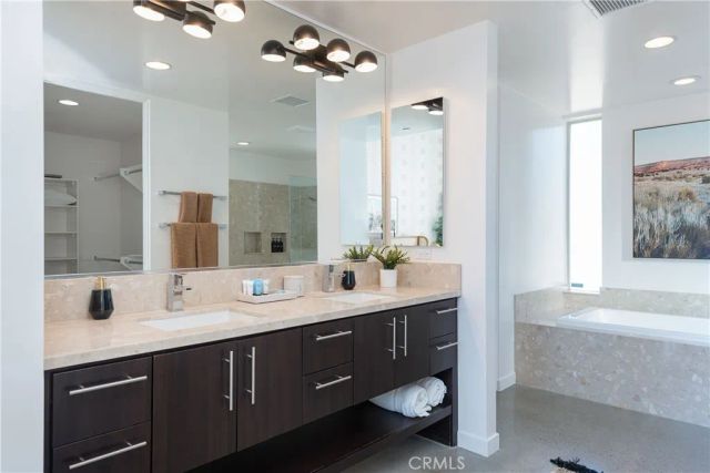 1126 Lucent Court, Palm Springs, CA 92262