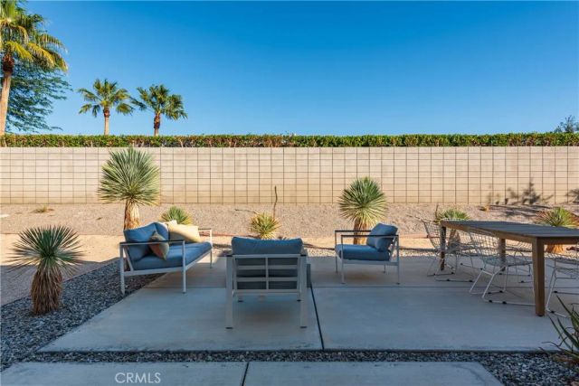 1126 Lucent Court, Palm Springs, CA 92262