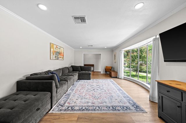 4903 Heatherglen Drive, Houston, TX 77096