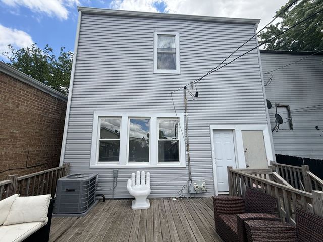 3266 S Bell Avenue 1, Chicago, IL 60608