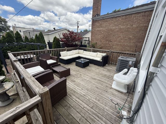 3266 S Bell Avenue 1, Chicago, IL 60608