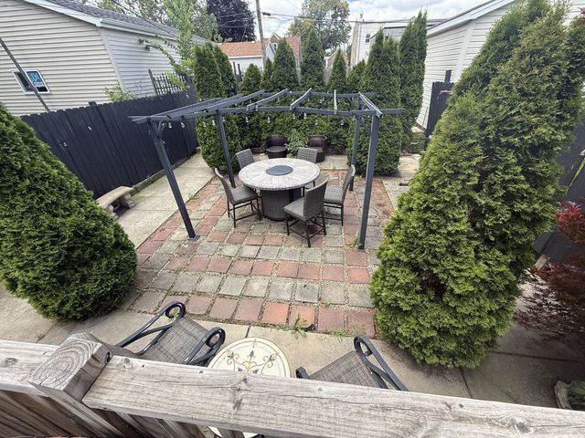 3266 S Bell Avenue 1, Chicago, IL 60608