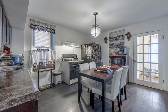 3266 S Bell Avenue 1, Chicago, IL 60608