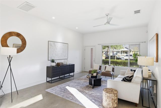 701 Zennia ST B, Austin, TX 78751