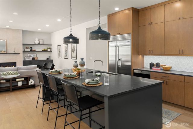 21017 SE 80th Street, Issaquah, WA 98027