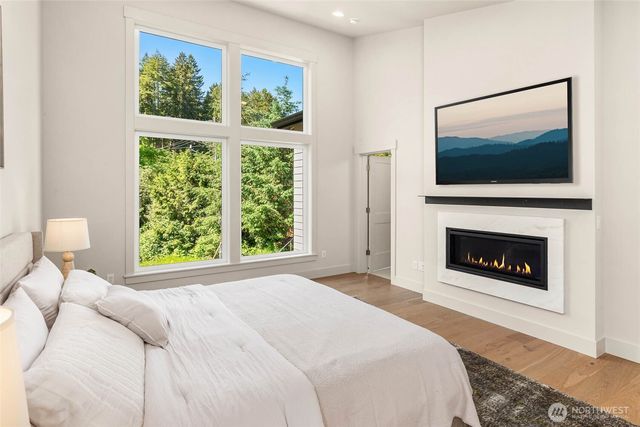 21017 SE 80th Street, Issaquah, WA 98027