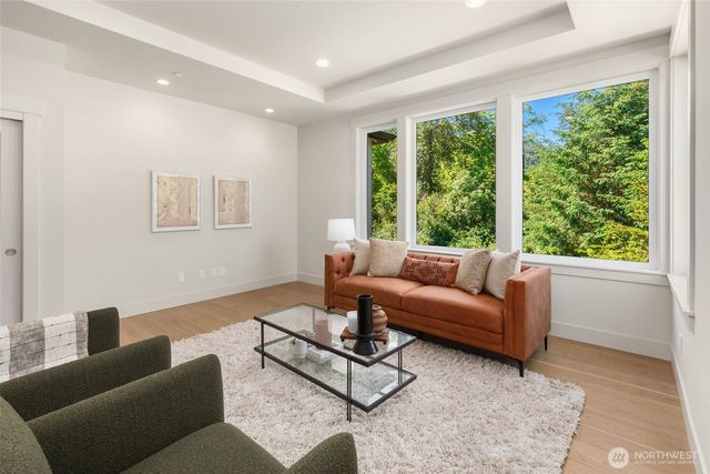 21017 SE 80th Street, Issaquah, WA 98027