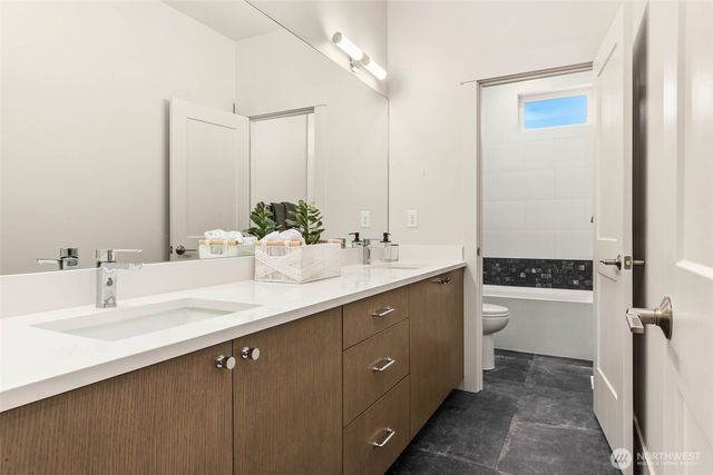 21017 SE 80th Street, Issaquah, WA 98027