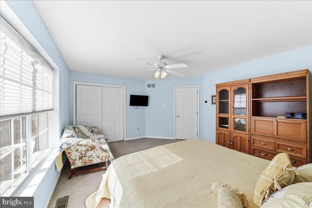 403 WINTERBERRY DR, Kennett Square, PA 19348