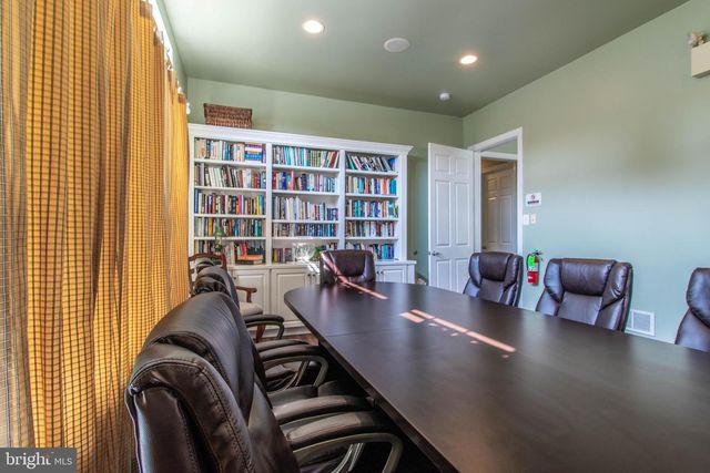 403 WINTERBERRY DR, Kennett Square, PA 19348