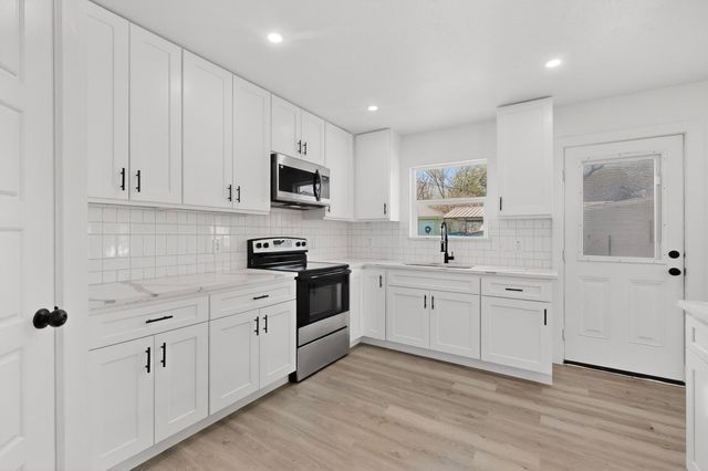 8650 Comer Drive, Dallas, TX 75217