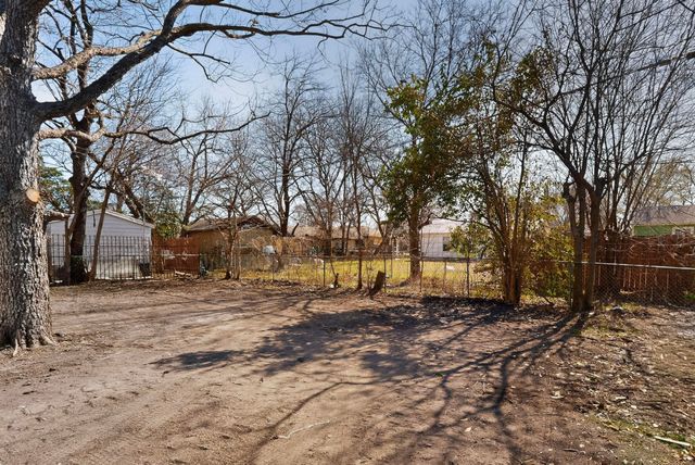 8650 Comer Drive, Dallas, TX 75217