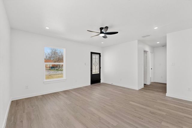 8650 Comer Drive, Dallas, TX 75217