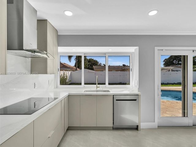 2144 NE 64th St, Fort Lauderdale, FL 33308