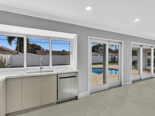 2144 NE 64th St, Fort Lauderdale, FL 33308