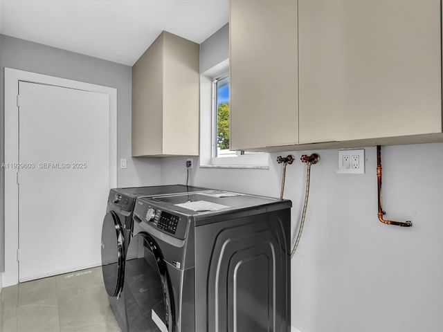 2144 NE 64th St, Fort Lauderdale, FL 33308