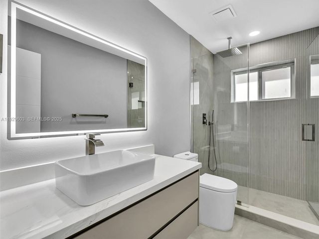 2144 NE 64th St, Fort Lauderdale, FL 33308