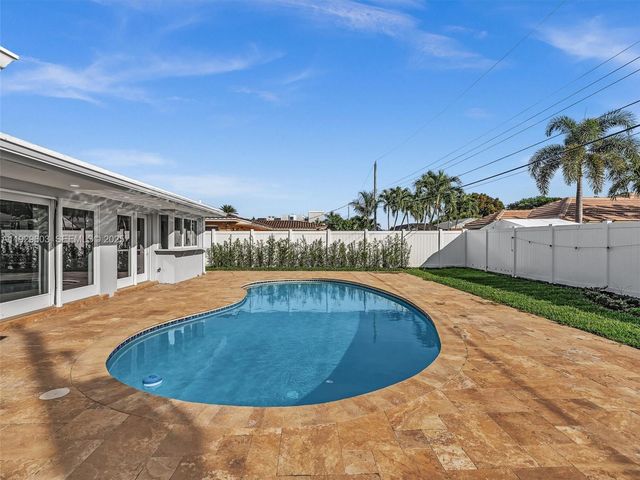 2144 NE 64th St, Fort Lauderdale, FL 33308