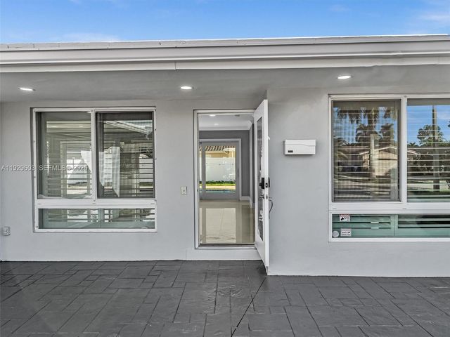 2144 NE 64th St, Fort Lauderdale, FL 33308