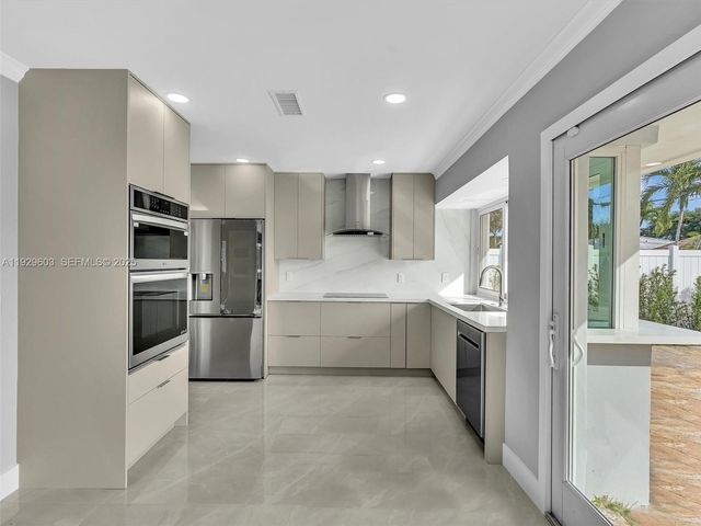 2144 NE 64th St, Fort Lauderdale, FL 33308