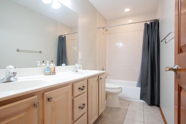 6268 Bellow Valley Drive, Dublin, OH 43016