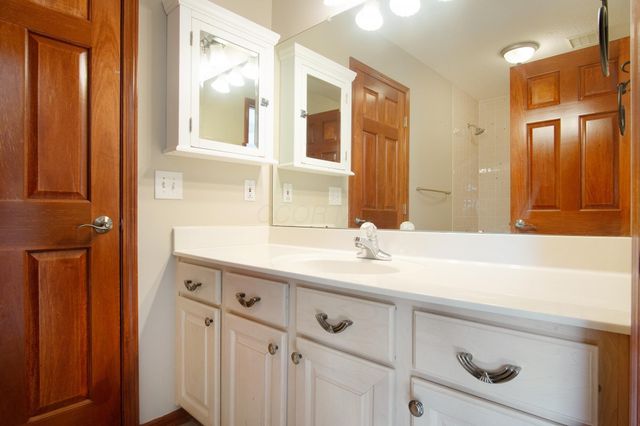 6268 Bellow Valley Drive, Dublin, OH 43016
