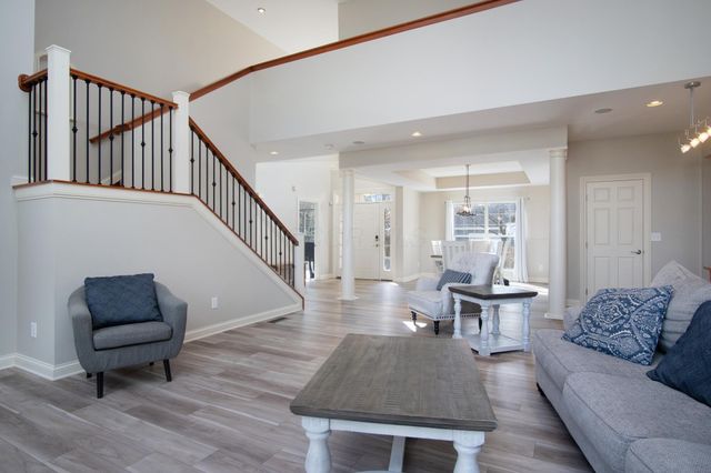 6268 Bellow Valley Drive, Dublin, OH 43016