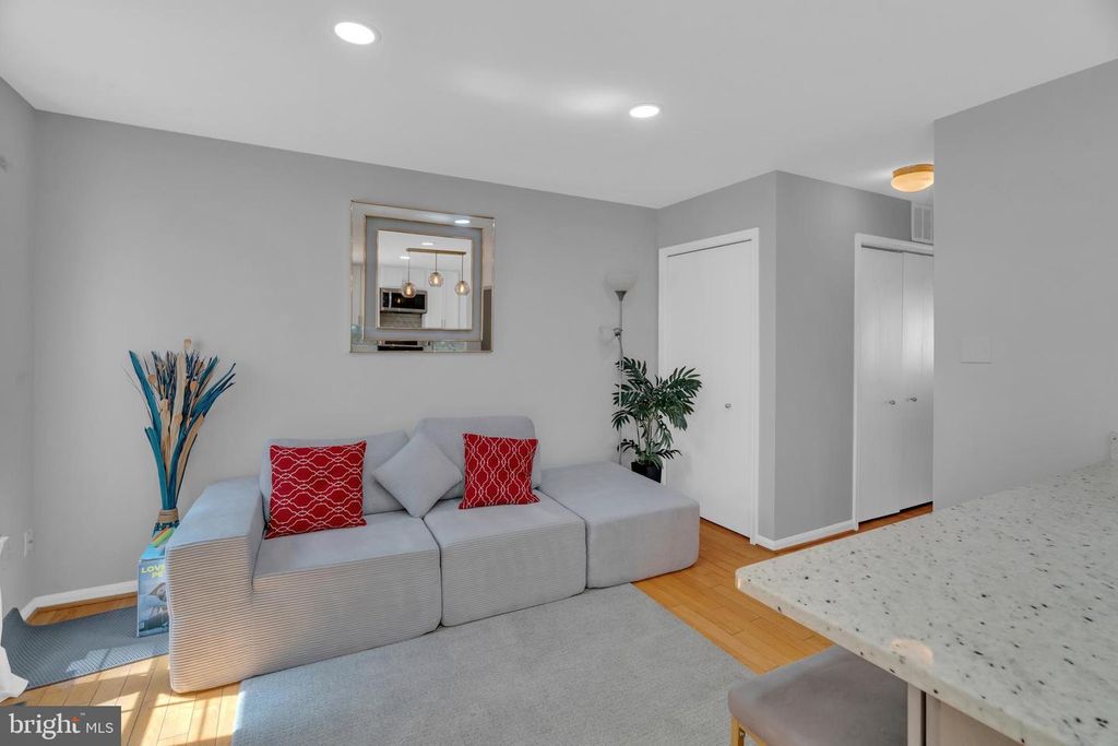 Image 17 of property listing at 1530 INGRAM TER, Silver Spring, MD 20906
