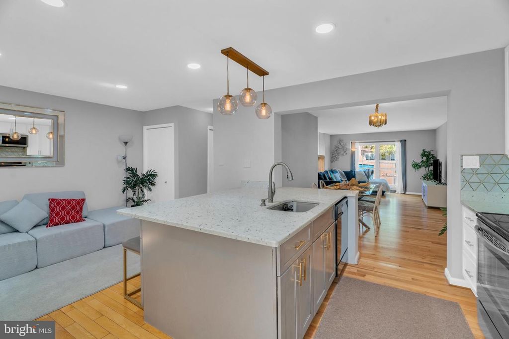 Image 9 of property listing at 1530 INGRAM TER, Silver Spring, MD 20906