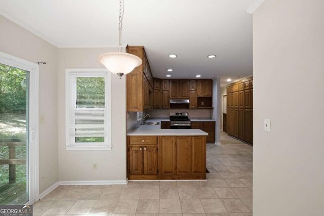 4927 Castlewood Drive SW, Lilburn, GA 30047