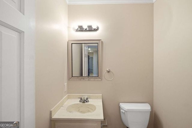 4927 Castlewood Drive SW, Lilburn, GA 30047