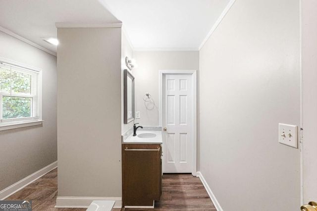 4927 Castlewood Drive SW, Lilburn, GA 30047