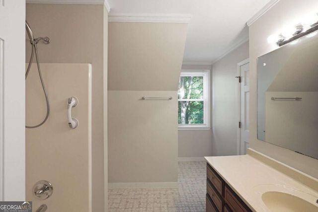 4927 Castlewood Drive SW, Lilburn, GA 30047