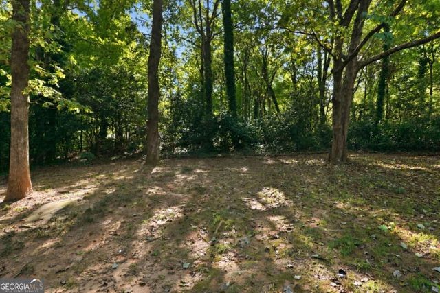 4927 Castlewood Drive SW, Lilburn, GA 30047