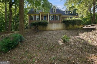 4927 Castlewood Drive SW, Lilburn, GA 30047