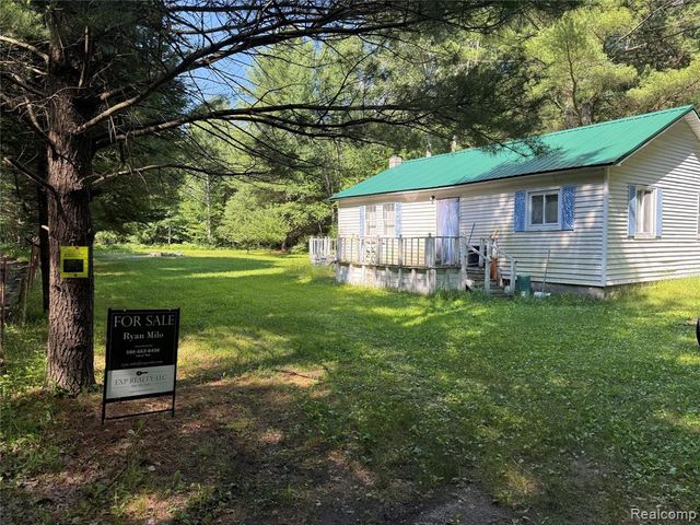1501 Michael Drive, Alger, MI 48610