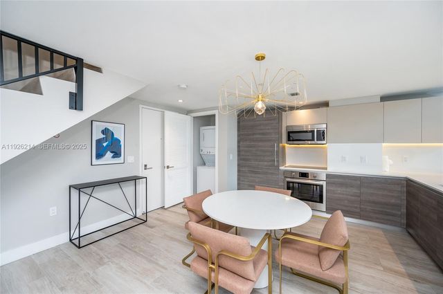 121 NE 34th St PH3215, Miami, FL 33137