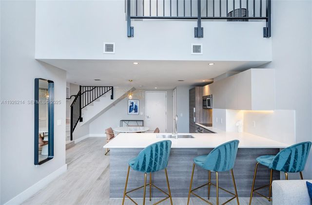 121 NE 34th St PH3215, Miami, FL 33137